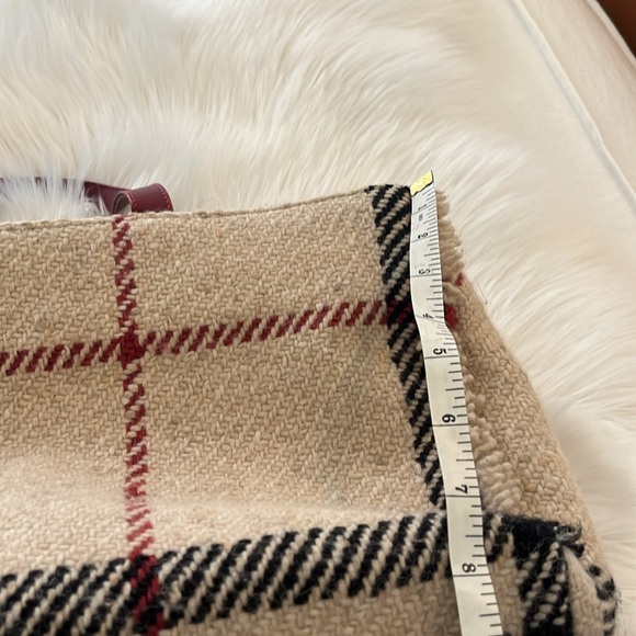 Burberry fabric twill, tote, cream, black, and red - Picture 6 of 6